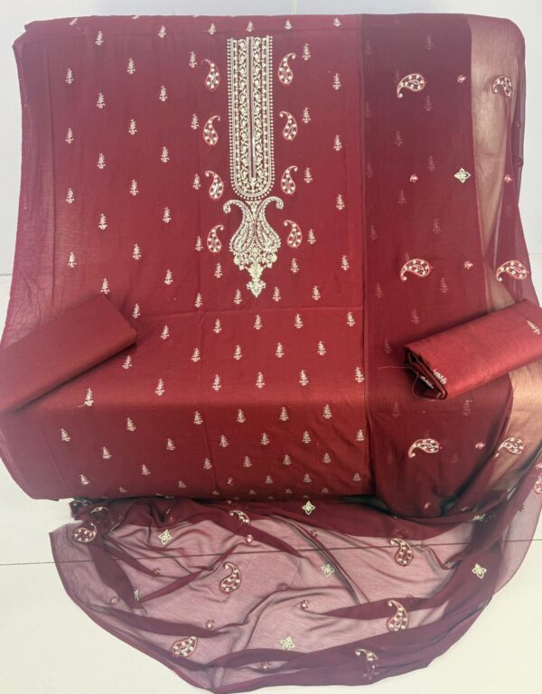 WhatsApp Image 2026-04-16 at 3.18.57 PM (3) Bareeze Lawn embroidered SE-36