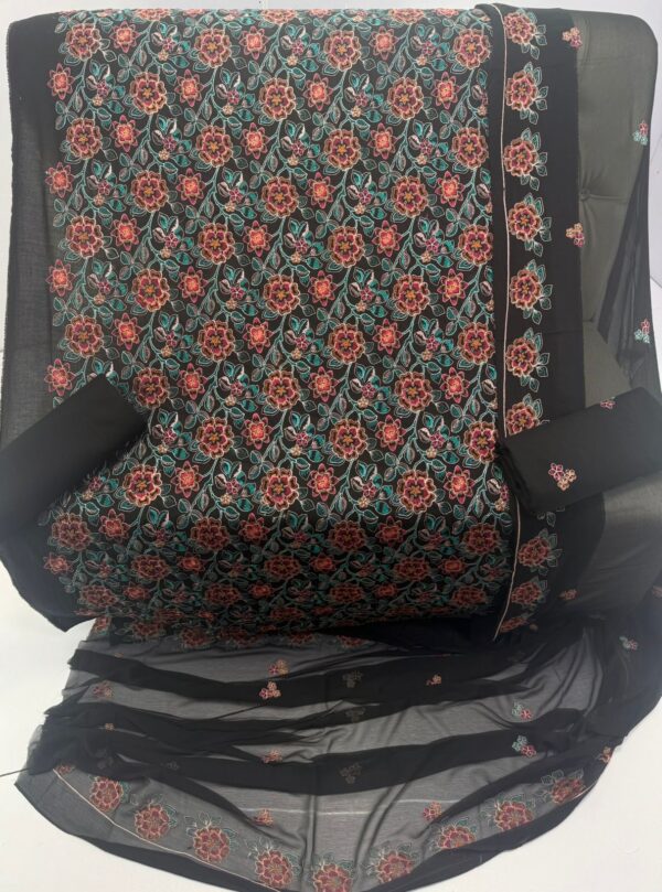 WhatsApp Image 2026-04-21 at 8.02.48 PM (1) Bareeze Lawn embroidered SE-07